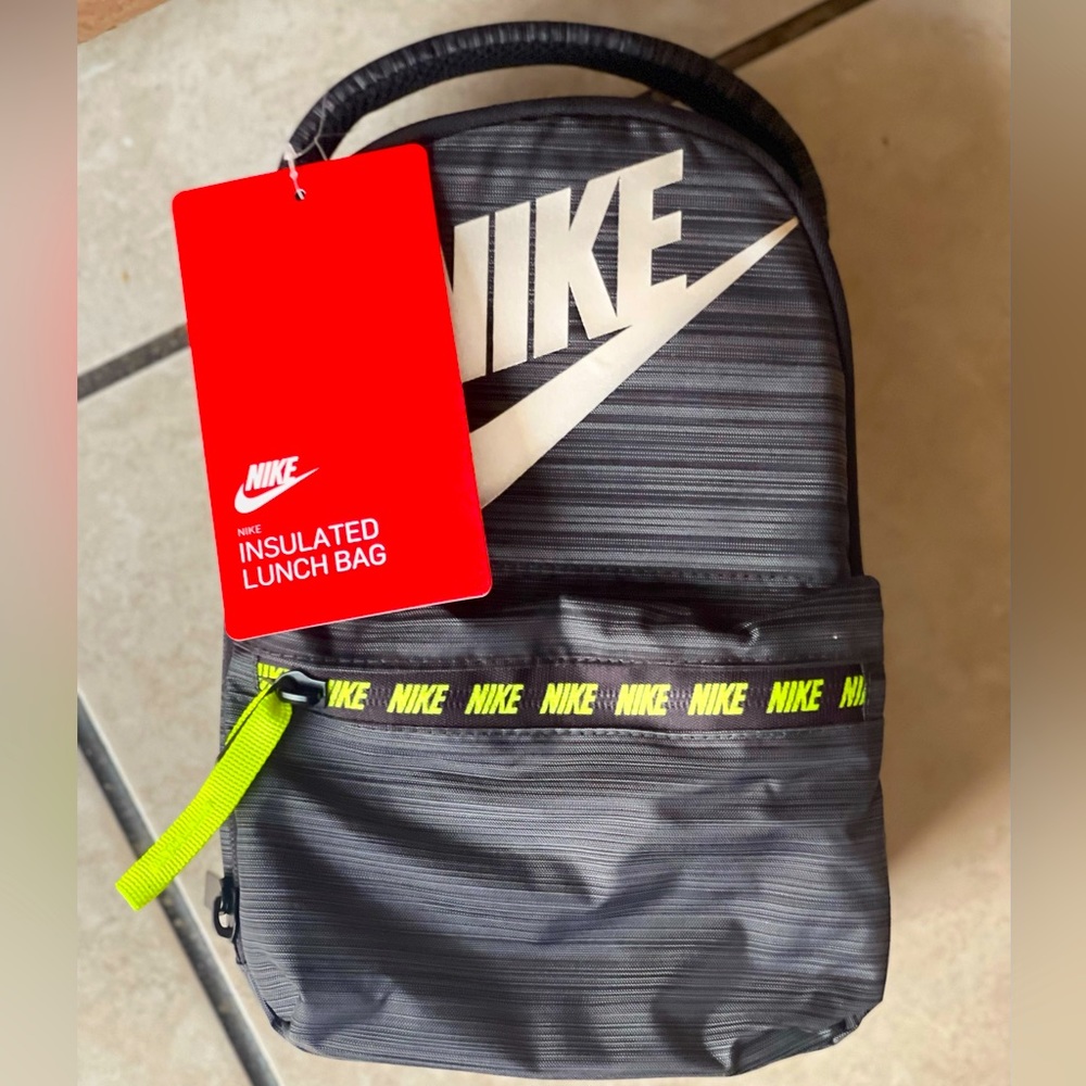 Brand NEW Nike Insulated Lunch Bag